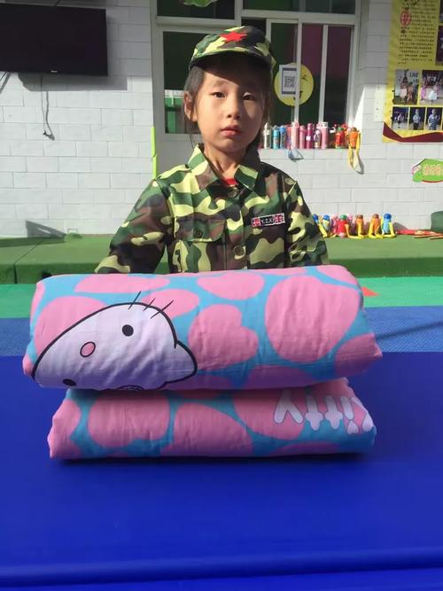 红花幼儿园学前二班的宝贝们军事拓展训练